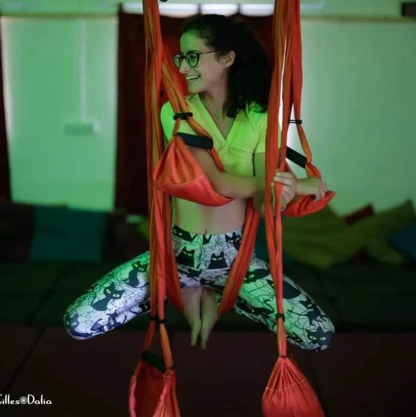 חן אלפסי – מדריכת יוגה ערסלים